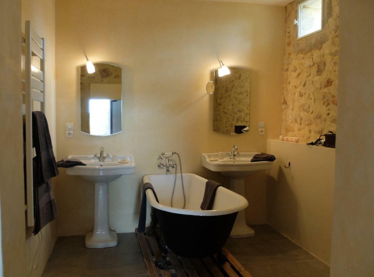 Chambres D'Hotes Dans Maison D'Artiste Galargues Exterior photo